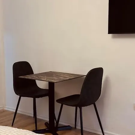 Studio Apart *
